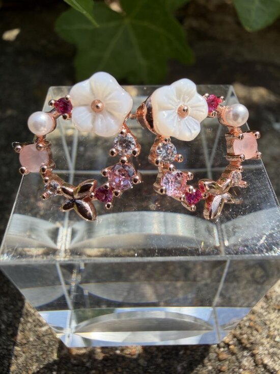 Ramla Jewelry - Ramla Flower Stud Earrings 18K Rose Gold Plated Gemstone Shell Pink Spring NEW